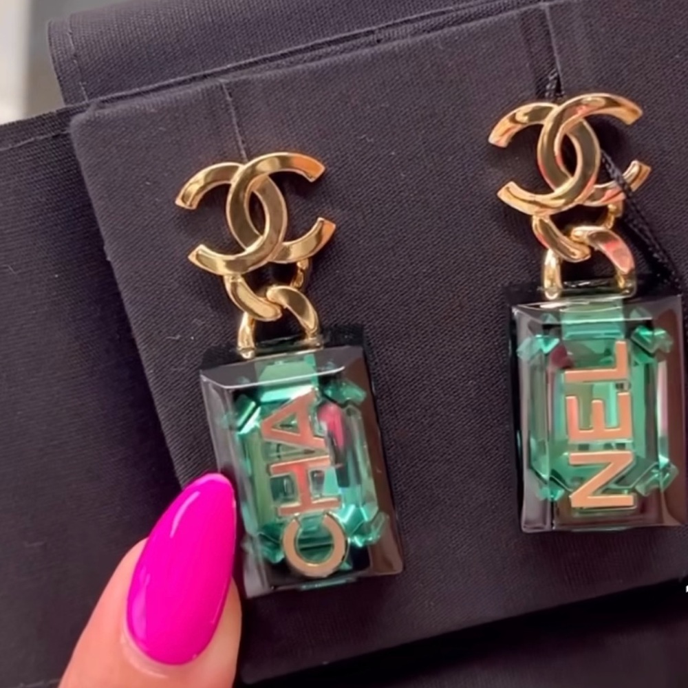 Meet your Posher, Amani